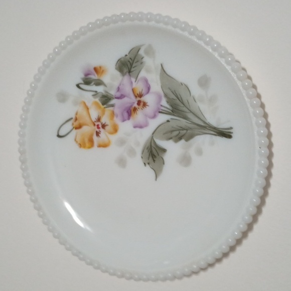Westmoreland | Accents | 4 Westmoreland 75 Beaded Edge Milk Glass ...